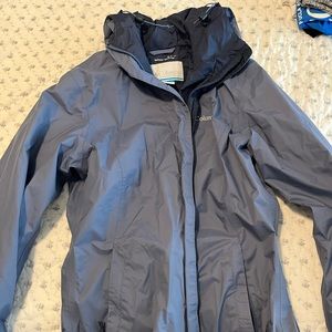 columbia womens raincoat XS